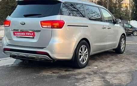 KIA Carnival III, 2015 год, 1 950 000 рублей, 7 фотография