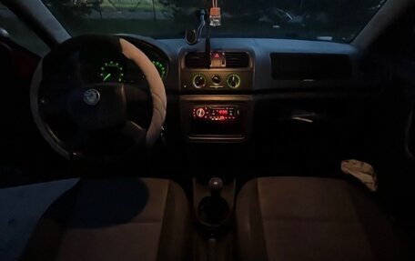 Skoda Fabia II, 2011 год, 450 000 рублей, 10 фотография