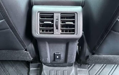 Mitsubishi Outlander III рестайлинг 3, 2021 год, 1 985 000 рублей, 23 фотография