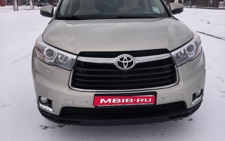 Toyota Highlander III, 2014 год, 2 600 000 рублей, 8 фотография