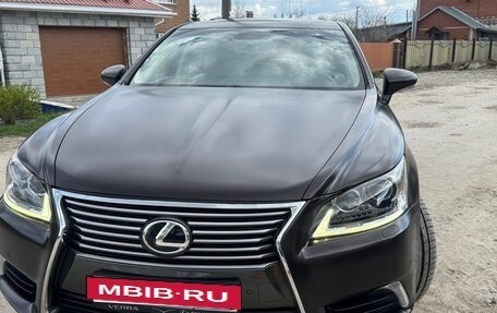 Lexus LS IV, 2013 год, 3 200 000 рублей, 8 фотография