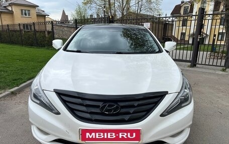 Hyundai Sonata VI, 2012 год, 620 000 рублей, 3 фотография