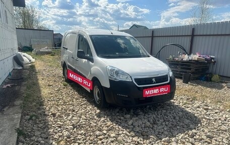 Peugeot Partner II рестайлинг 2, 2020 год, 1 550 000 рублей, 2 фотография