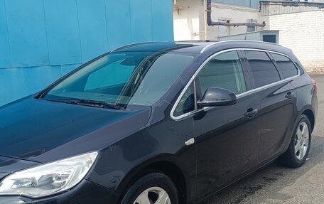 Opel Astra J, 2012 год, 880 000 рублей, 2 фотография