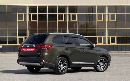 Mitsubishi Outlander III рестайлинг 3, 2015 год, 1 750 000 рублей, 4 фотография