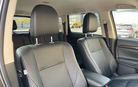 Mitsubishi Outlander III рестайлинг 3, 2015 год, 1 750 000 рублей, 14 фотография