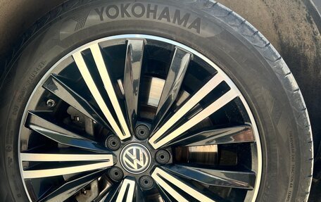 Volkswagen Tiguan II, 2017 год, 3 200 000 рублей, 16 фотография
