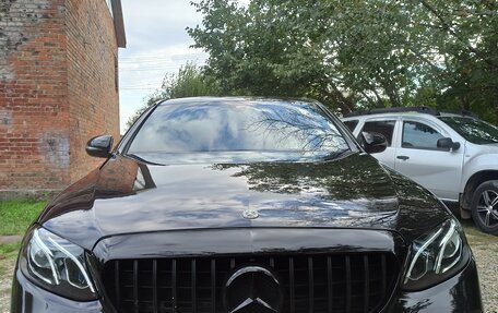 Mercedes-Benz E-Класс, 2019 год, 2 500 000 рублей, 2 фотография