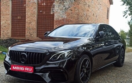 Mercedes-Benz E-Класс, 2019 год, 2 500 000 рублей, 4 фотография