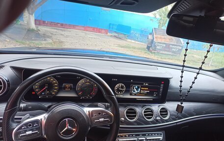 Mercedes-Benz E-Класс, 2019 год, 2 500 000 рублей, 5 фотография