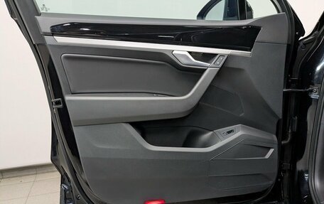 Volkswagen Touareg III, 2018 год, 5 270 000 рублей, 9 фотография
