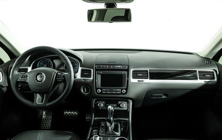 Volkswagen Touareg III, 2015 год, 2 649 700 рублей, 13 фотография