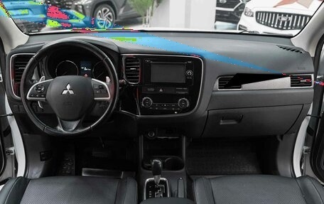 Mitsubishi Outlander III рестайлинг 3, 2012 год, 1 150 000 рублей, 8 фотография