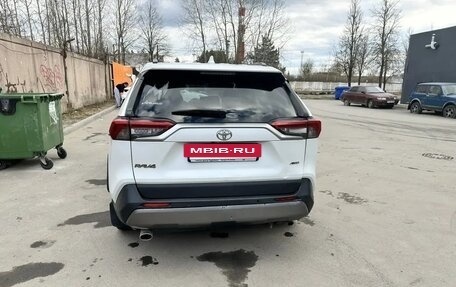 Toyota RAV4, 2020 год, 2 200 000 рублей, 6 фотография
