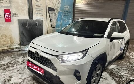 Toyota RAV4, 2020 год, 2 200 000 рублей, 8 фотография