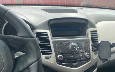 Chevrolet Cruze II, 2010 год, 560 000 рублей, 10 фотография