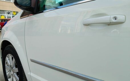 Chrysler Town & Country V рестайлинг, 2010 год, 1 499 000 рублей, 14 фотография