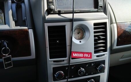 Chrysler Town & Country V рестайлинг, 2010 год, 1 499 000 рублей, 18 фотография