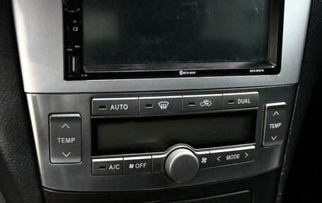 Toyota Avensis III рестайлинг, 2006 год, 697 000 рублей, 18 фотография