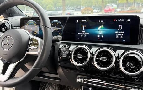 Mercedes-Benz A-Класс, 2022 год, 1 715 000 рублей, 9 фотография