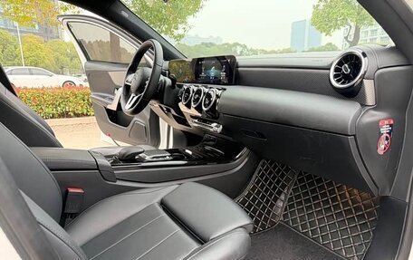 Mercedes-Benz A-Класс, 2022 год, 1 715 000 рублей, 7 фотография