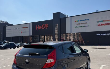 Hyundai Solaris II рестайлинг, 2012 год, 800 000 рублей, 4 фотография