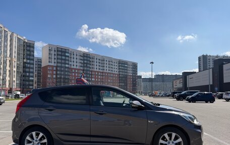 Hyundai Solaris II рестайлинг, 2012 год, 800 000 рублей, 2 фотография