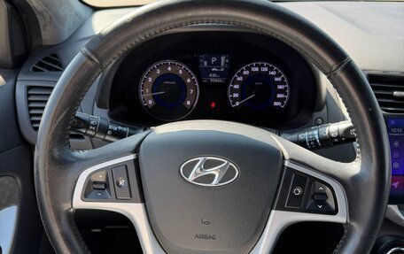 Hyundai Solaris II рестайлинг, 2012 год, 800 000 рублей, 8 фотография