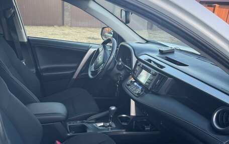 Toyota RAV4, 2015 год, 2 450 000 рублей, 6 фотография