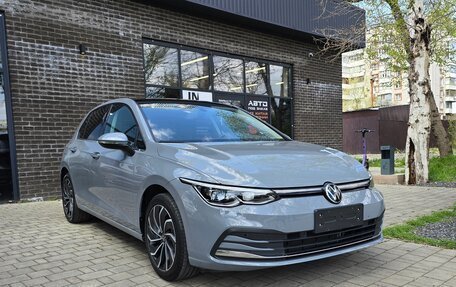 Volkswagen Golf VIII, 2022 год, 1 988 000 рублей, 2 фотография