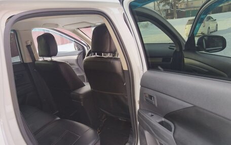 Mitsubishi Outlander III рестайлинг 3, 2012 год, 1 330 000 рублей, 4 фотография