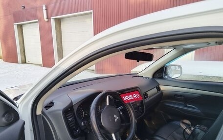 Mitsubishi Outlander III рестайлинг 3, 2012 год, 1 330 000 рублей, 6 фотография