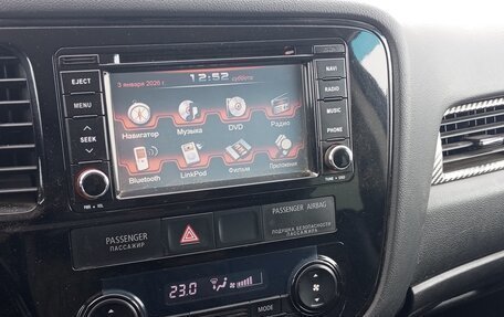 Mitsubishi Outlander III рестайлинг 3, 2012 год, 1 330 000 рублей, 15 фотография