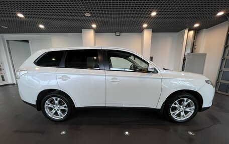 Mitsubishi Outlander III рестайлинг 3, 2013 год, 1 510 000 рублей, 2 фотография