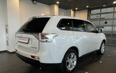 Mitsubishi Outlander III рестайлинг 3, 2013 год, 1 510 000 рублей, 3 фотография