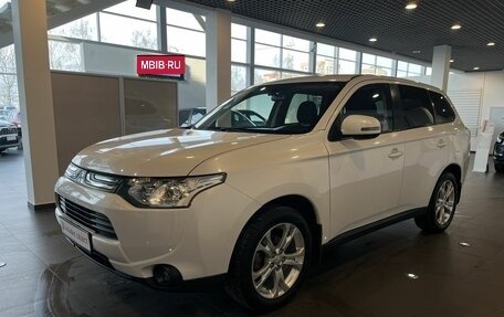 Mitsubishi Outlander III рестайлинг 3, 2013 год, 1 510 000 рублей, 7 фотография