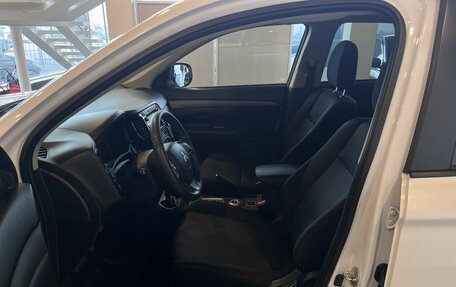 Mitsubishi Outlander III рестайлинг 3, 2013 год, 1 510 000 рублей, 16 фотография