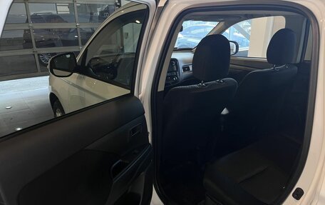 Mitsubishi Outlander III рестайлинг 3, 2013 год, 1 510 000 рублей, 23 фотография