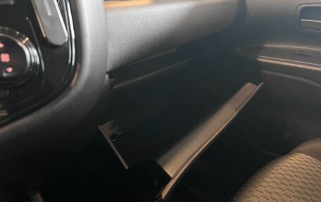 Mitsubishi Outlander III рестайлинг 3, 2013 год, 1 510 000 рублей, 29 фотография