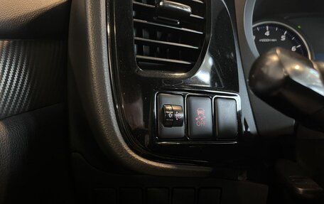 Mitsubishi Outlander III рестайлинг 3, 2013 год, 1 510 000 рублей, 31 фотография