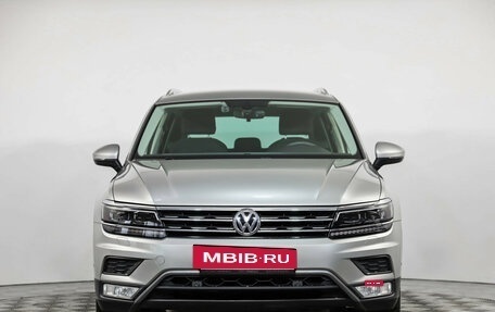 Volkswagen Tiguan II, 2017 год, 2 299 000 рублей, 2 фотография