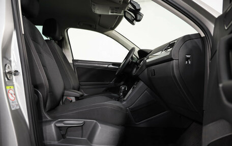 Volkswagen Tiguan II, 2017 год, 2 299 000 рублей, 26 фотография