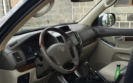 Toyota Land Cruiser Prado 120 рестайлинг, 2006 год, 2 630 000 рублей, 3 фотография