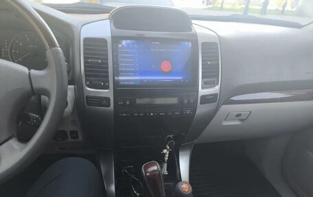 Toyota Land Cruiser Prado 120 рестайлинг, 2006 год, 2 630 000 рублей, 18 фотография