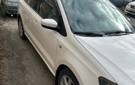 Volkswagen Polo VI (EU Market), 2012 год, 830 000 рублей, 2 фотография