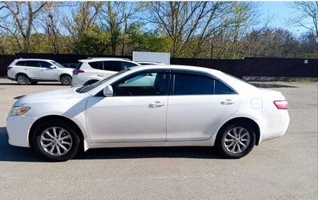 Toyota Camry, 2010 год, 900 000 рублей, 4 фотография