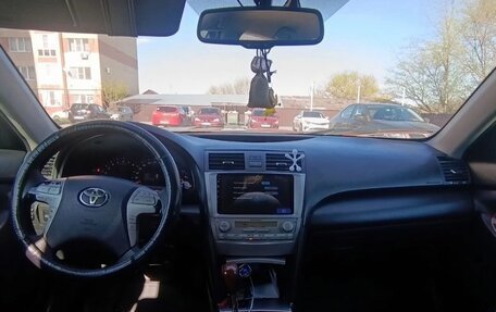 Toyota Camry, 2010 год, 900 000 рублей, 5 фотография