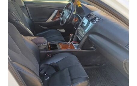 Toyota Camry, 2010 год, 900 000 рублей, 8 фотография