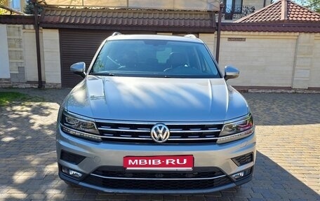 Volkswagen Tiguan II, 2018 год, 2 800 000 рублей, 2 фотография