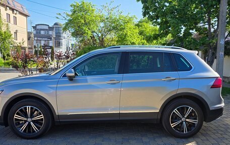 Volkswagen Tiguan II, 2018 год, 2 800 000 рублей, 4 фотография